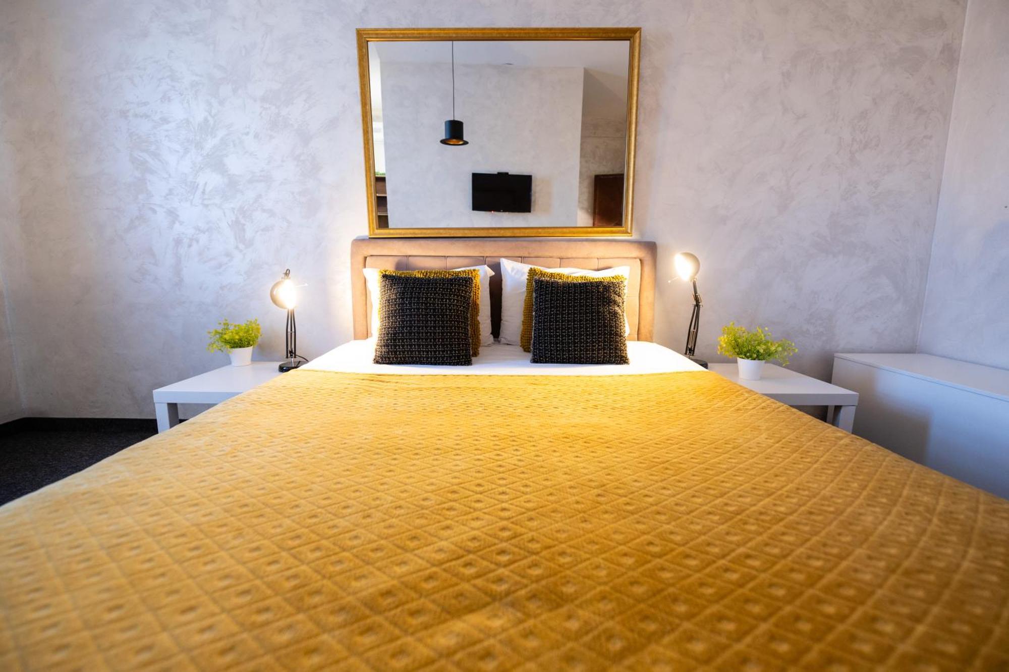 Central Square Apartments Belgrado Esterno foto