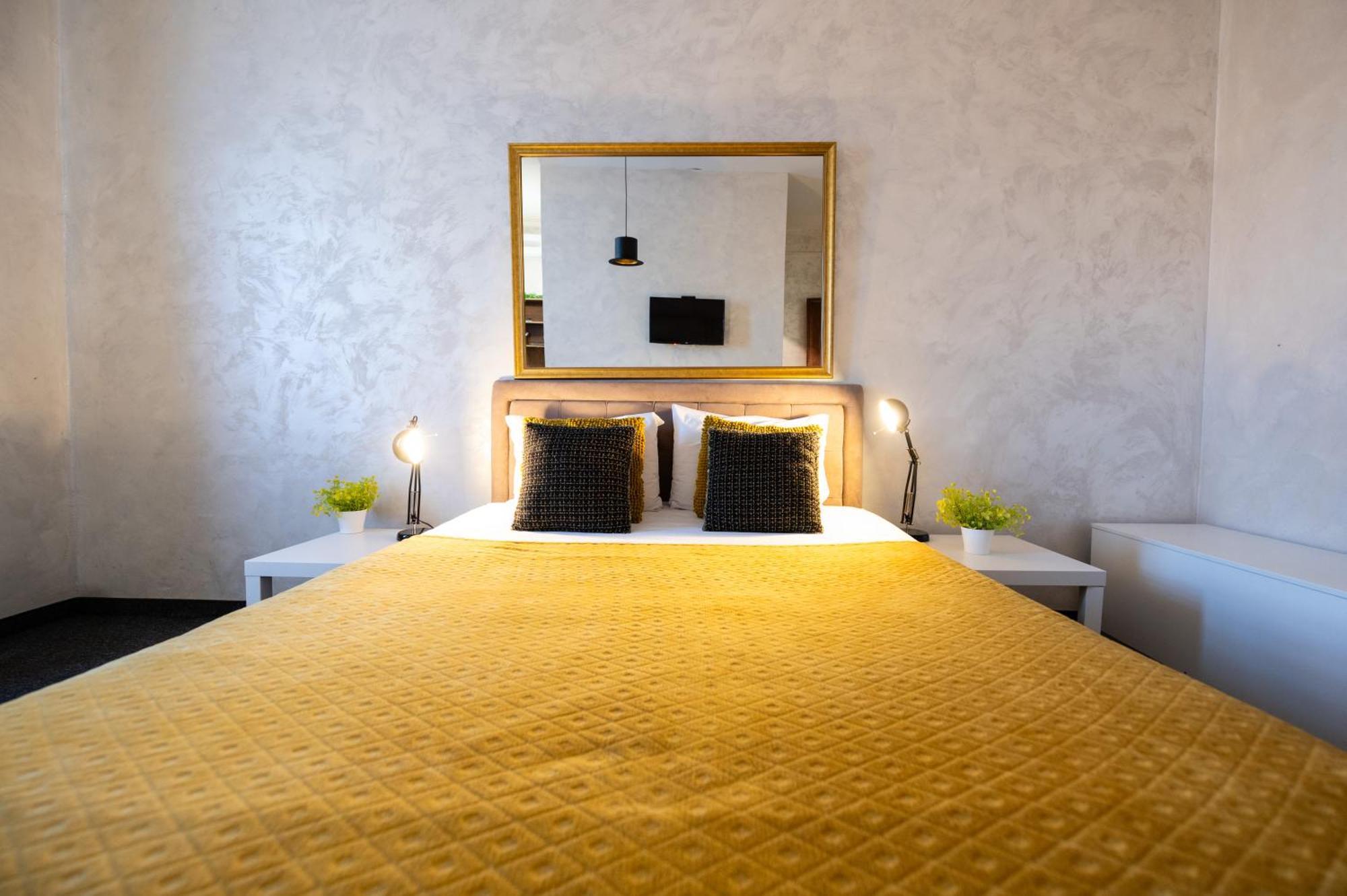 Central Square Apartments Belgrado Esterno foto