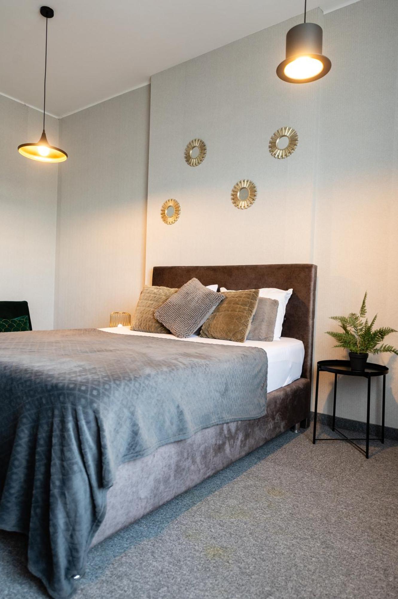 Central Square Apartments Belgrado Esterno foto