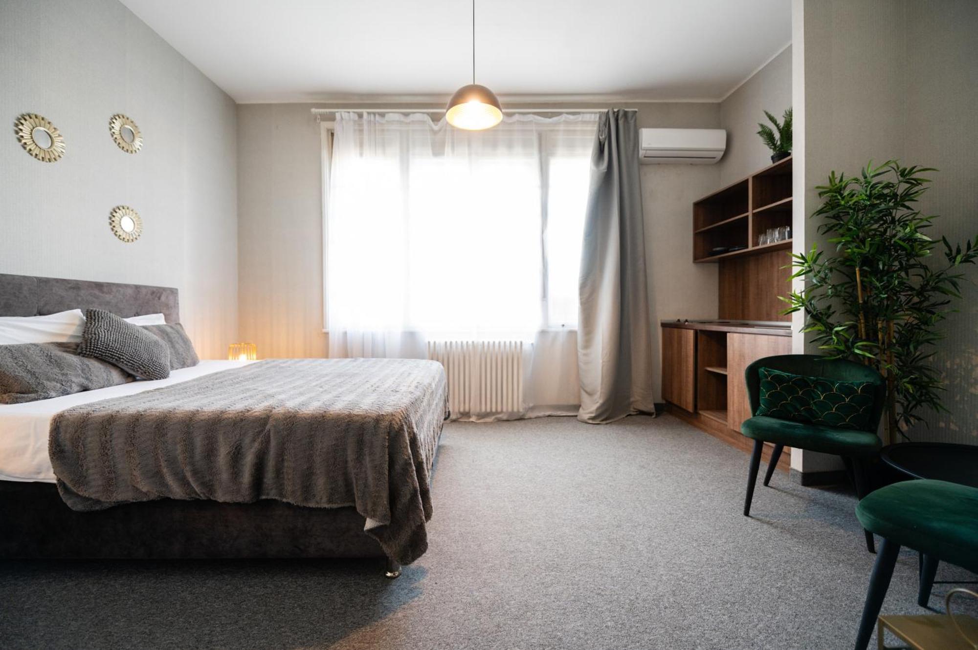 Central Square Apartments Belgrado Esterno foto
