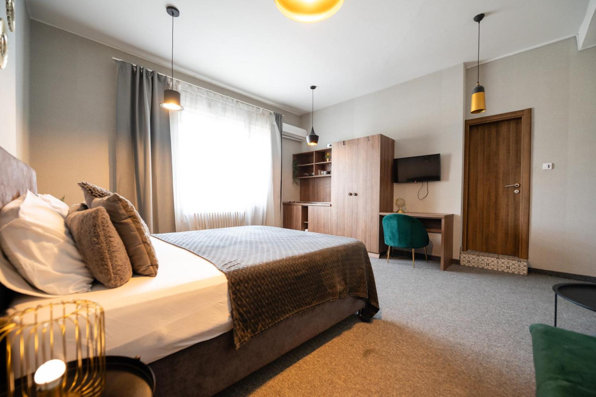 Central Square Apartments Belgrado Esterno foto