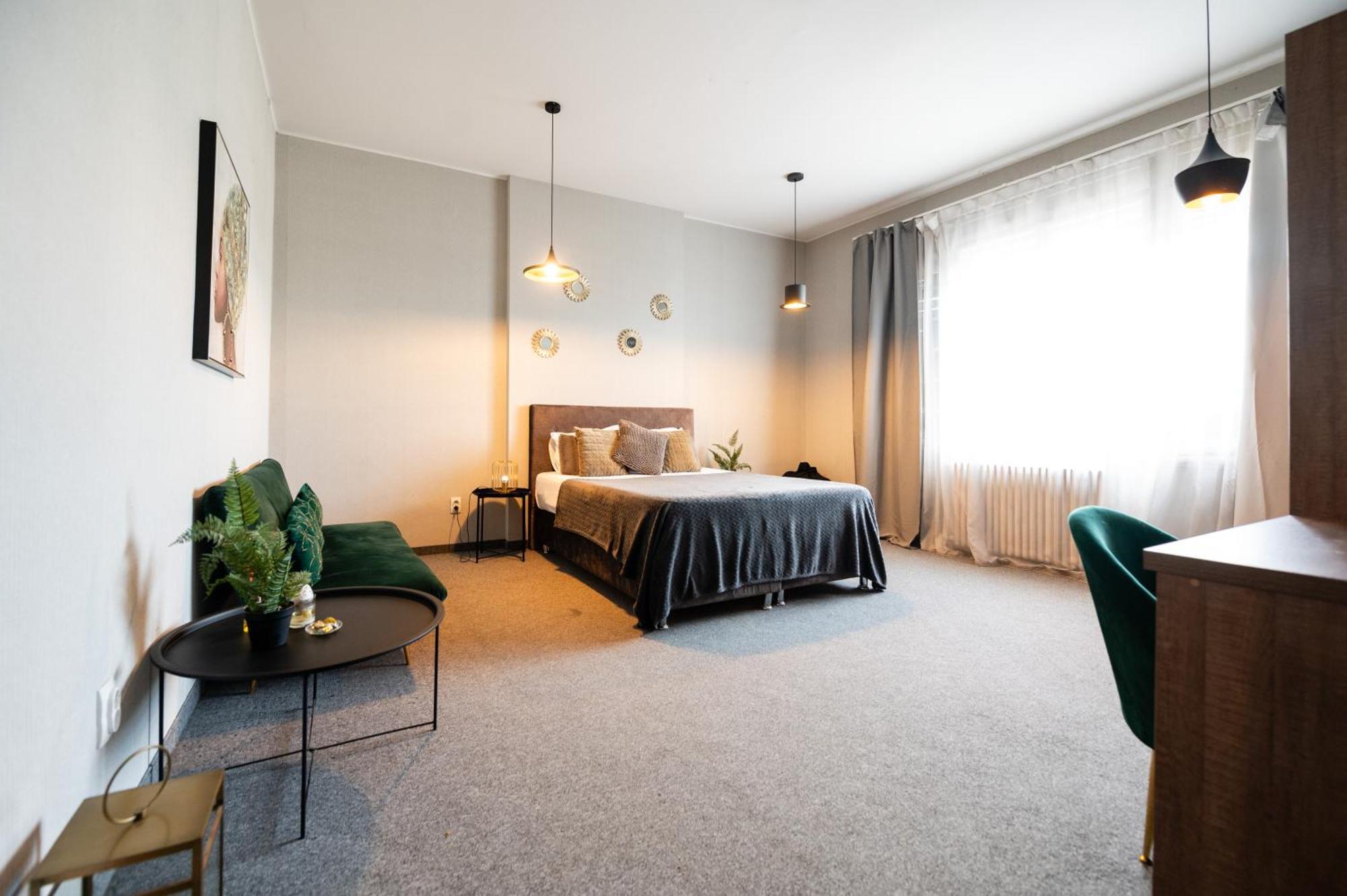 Central Square Apartments Belgrado Esterno foto